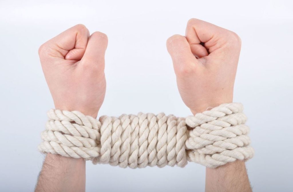 Safe bondage knots