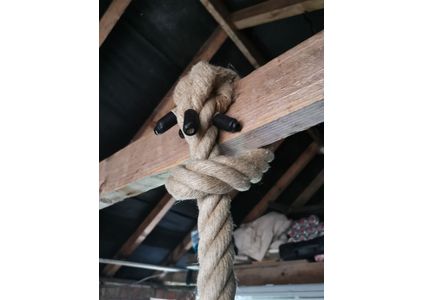 Customer image of Gym &amp; Fitness Climbing Rope with soft eye and heatshrink finish - Natural Hemp